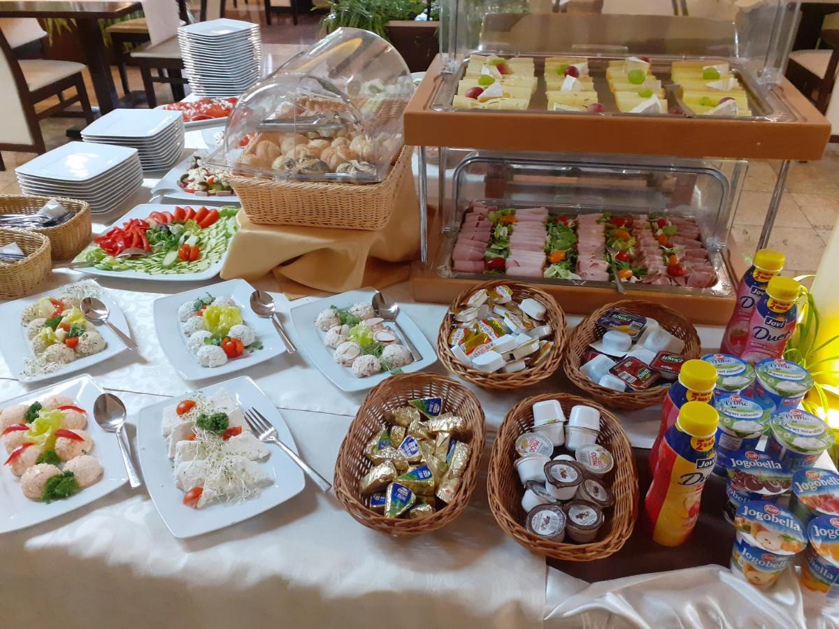 Hotel Sahara Μπιέλσκο-Μπιάλα Εξωτερικό φωτογραφία
